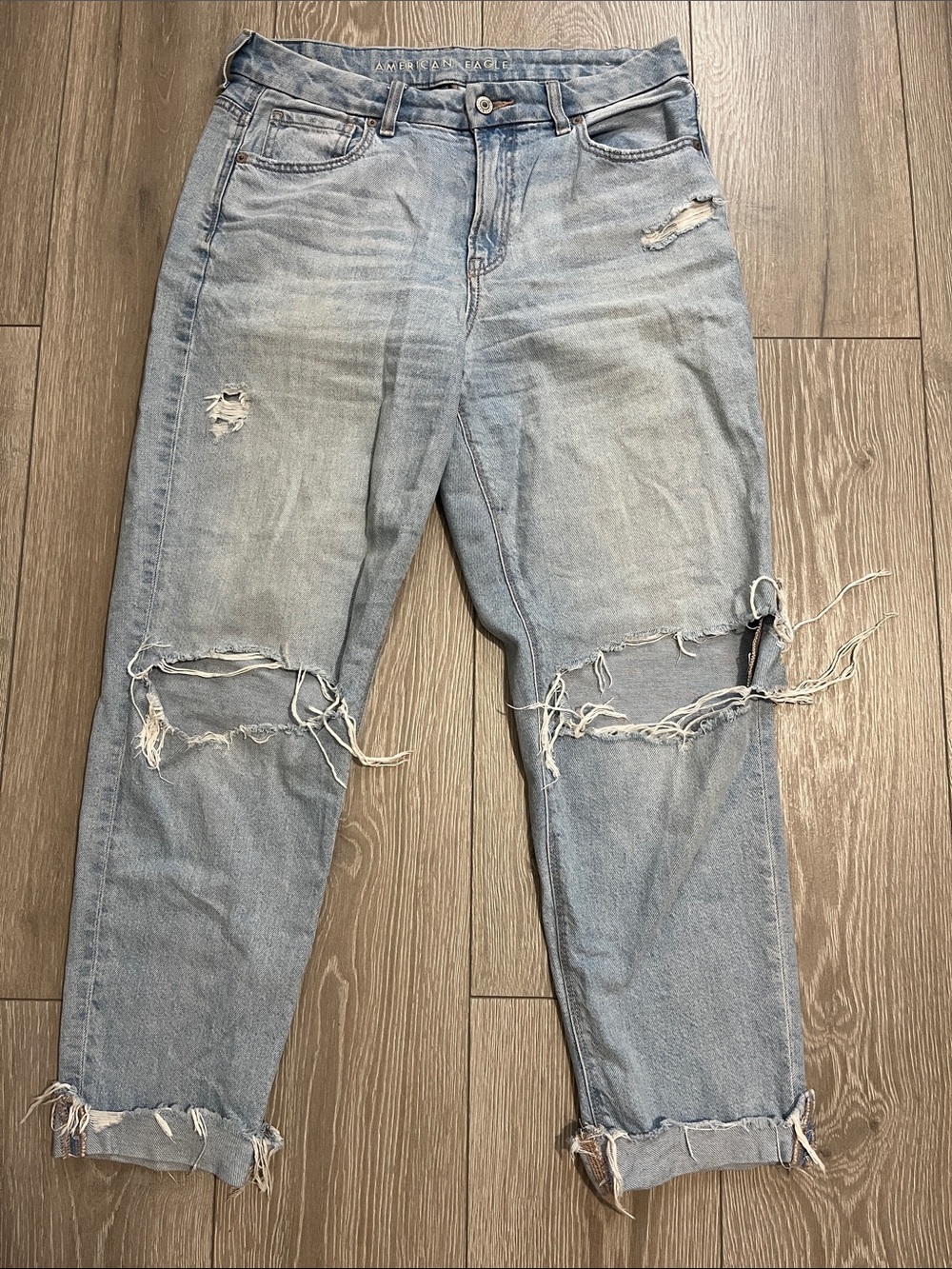 American Eagle Outfitters Light Wash Distressed Straight Leg Jeans